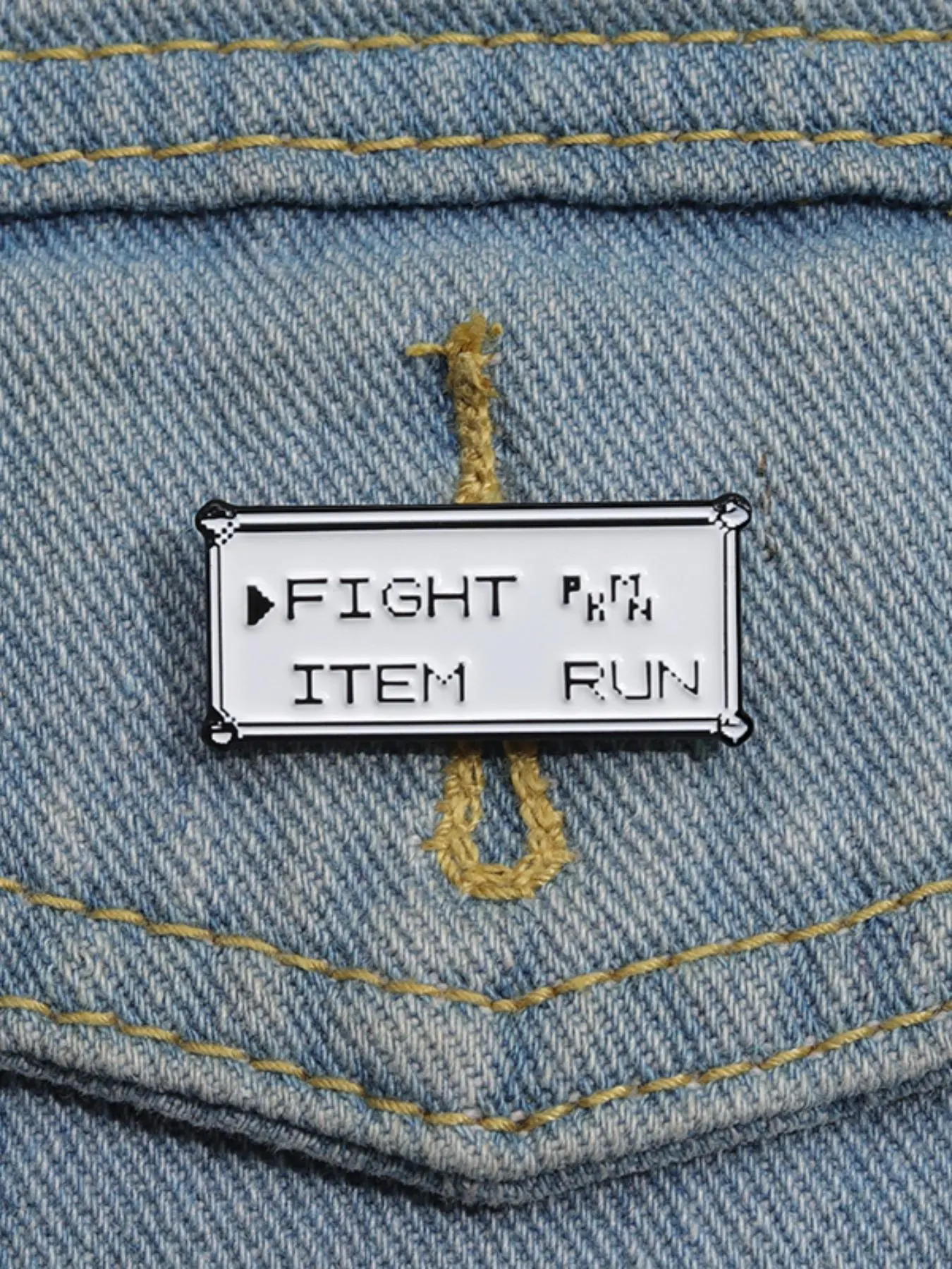 Broche con Patrón de Letras, B - Men Accessories All reseña y precio